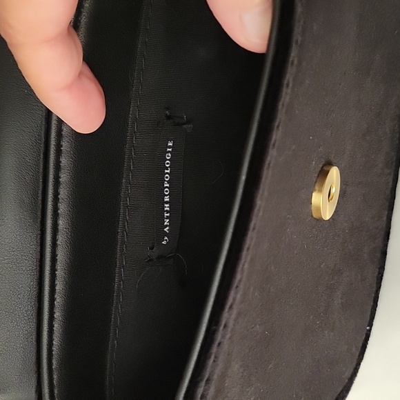 Anthropologie Black Velvet purse w/Faux Tortoise Circle Handle. Includes chain. - Picture 4 of 5